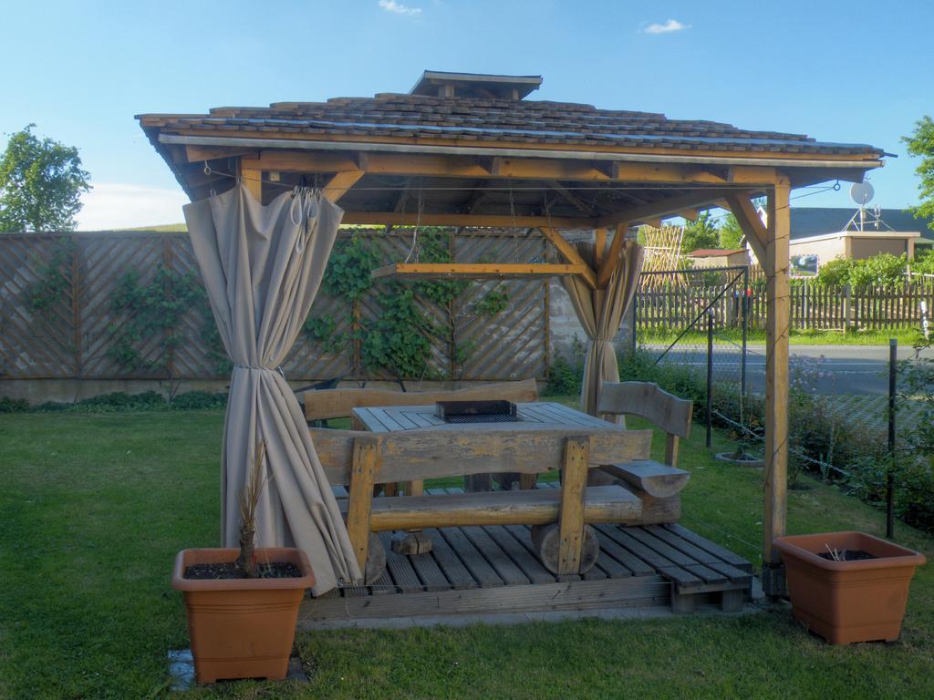 Am Lindenbaum Bed & Breakfast Sebnitz Bagian luar foto